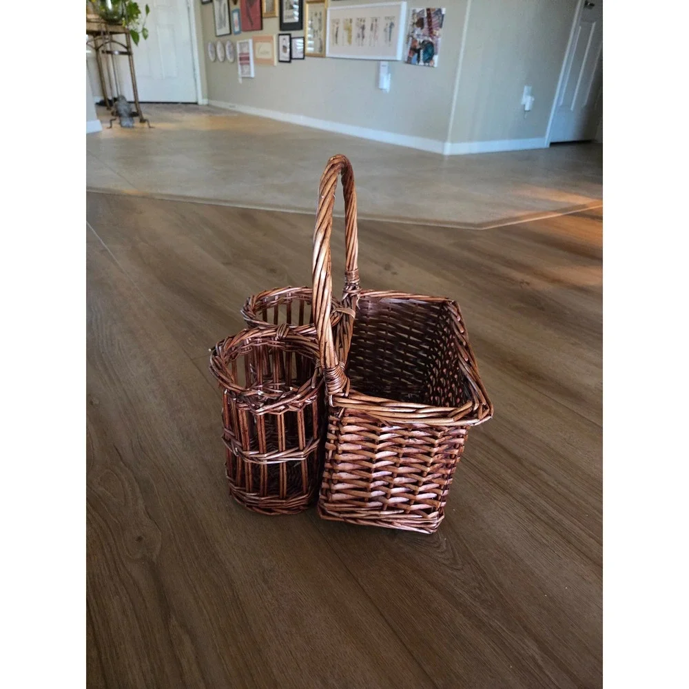American Vintage handwoven willow